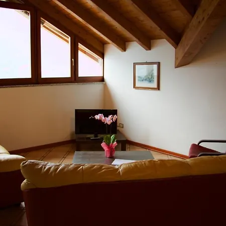 Rosina Loft *